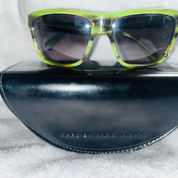 Marc by Marc Jacob’s Sunglasses - Picture 4 of 8